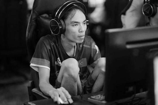 保险公司CEO被枪杀案件嫌犯曝光及其游戏爱好